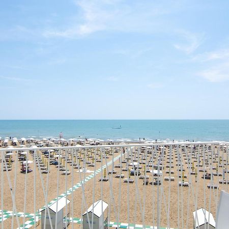 Hotel Montecarlo 3 Stelle Superior Caorle Exterior foto
